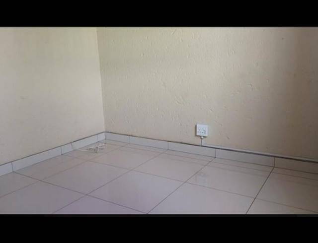 2 BEDROOM DUPLEX FOR SALE IN BASSONIA ROCK